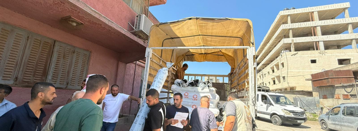 وزارة الزراعة بالتعاون مع مؤسسة كير الدولية توزع 52 لفّة بلاستيكية لإعادة تأهيل البيوت المحمية في محافظة بيت لحم .