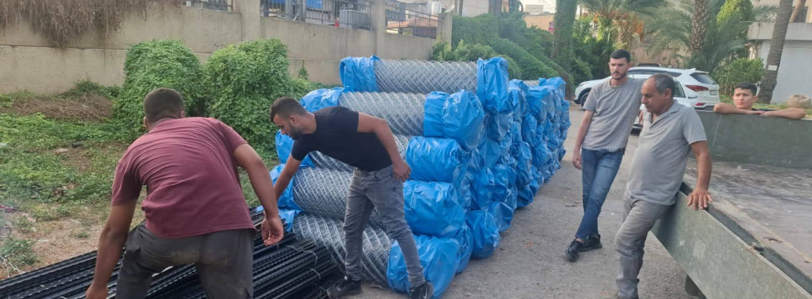 وزارة الزراعة توزع لفات سياج ضمن مشروع "تخضير فلسطين" في أريحا والأغوار.