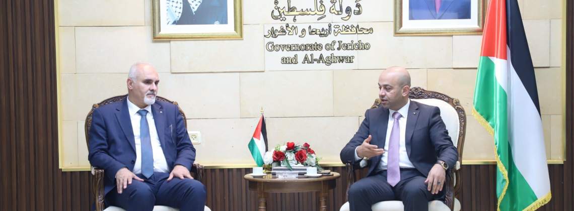 وزير الزراعة يبحث مع محافظ اريحا اجراءات ومتابعات موسم التمور لهذا العام