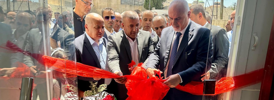 تعزيزاً لدور وزارة الزراعة وتوسيع نطاق خدماتها ،،، وزير الزراعة يفتتح دائرة الزراعة والبيطرة في بني نعيم شمال الخليل.